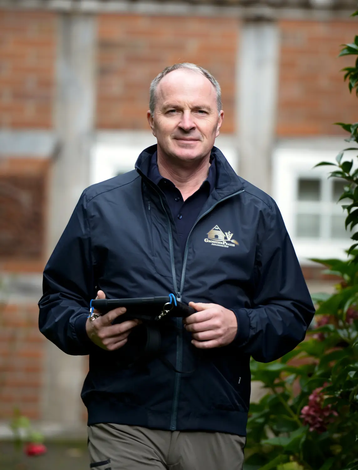 Fachtierarzt für Schweine, Osnabrück , Osnabrücker Land, Dr. Dirk Morthorst, Schweine, Sauenhaltung, Zucht, Mast, Reproduktion, Tierwohl, Optimierung, Beratung, Betreuung, Betriebsberatung, Betriebsentwicklung, überregionale Betreuung Bestandsbetreuung, autogene, spezifische, maßgeschneiderte Impfstoffe, Überregionale Bestandsbetreuung - Einzebetreuung- Konzept Initiative Tierwohl, Beratungs-Betreuungspraxis